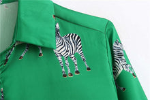 Afbeelding in Gallery-weergave laden, Satijnen overhemd met zebraprint
