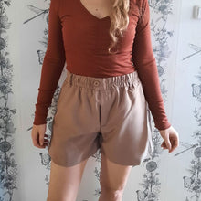 Afbeelding in Gallery-weergave laden, Titi Me short met hoge taille
