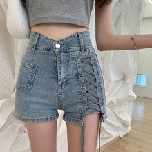 Afbeelding in Gallery-weergave laden, Doja shorts met decoratieve binding
