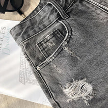 Afbeelding in Gallery-weergave laden, Dove shorts met gaten
