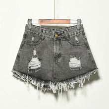 Afbeelding in Gallery-weergave laden, Dove shorts met gaten
