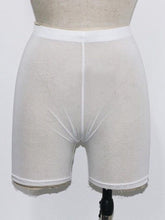 Afbeelding in Gallery-weergave laden, Ramallo see-through shorts
